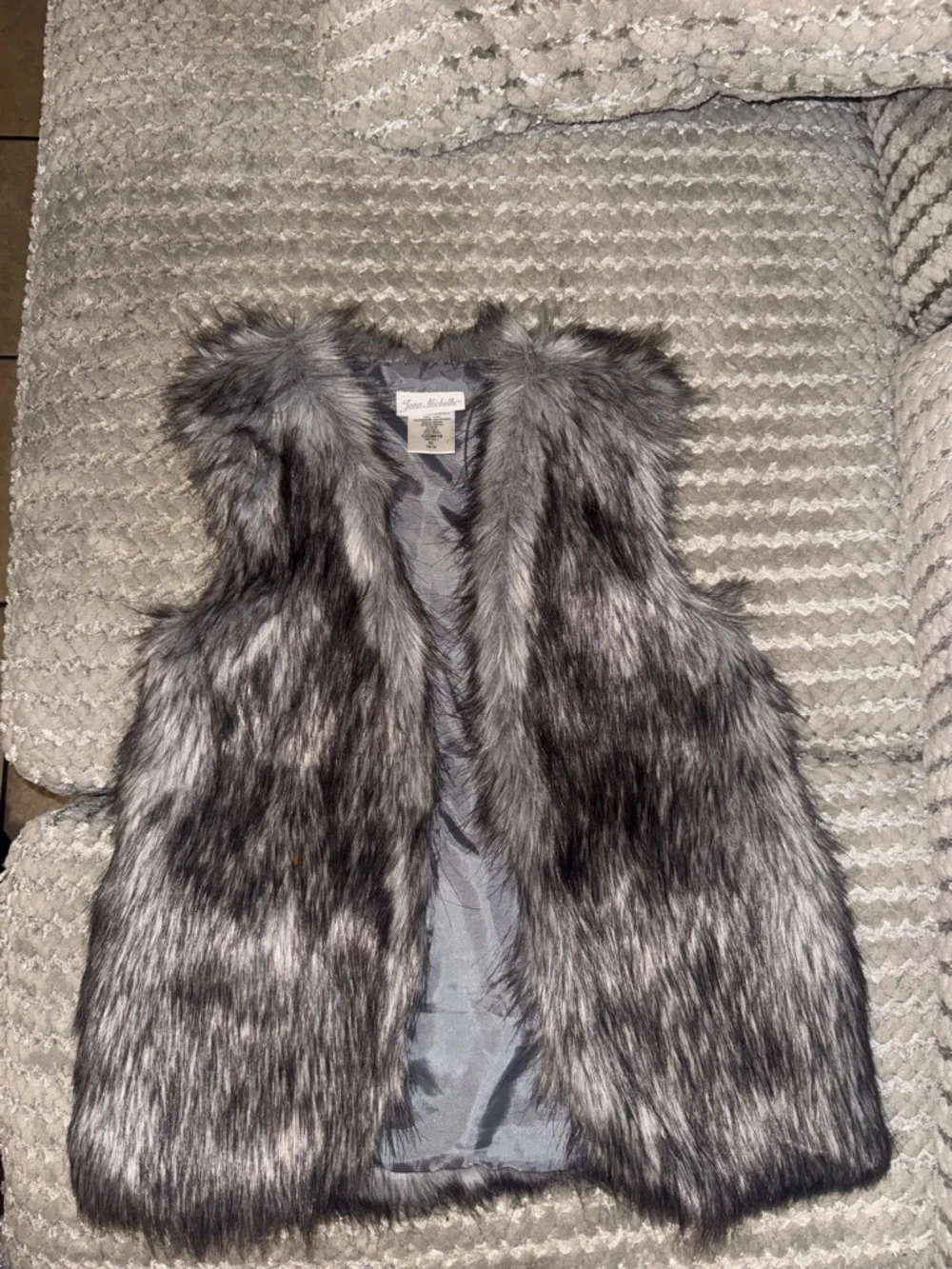 Jona Michelle Girls Faux Fur Vest in Gray and Black size xl 14/16